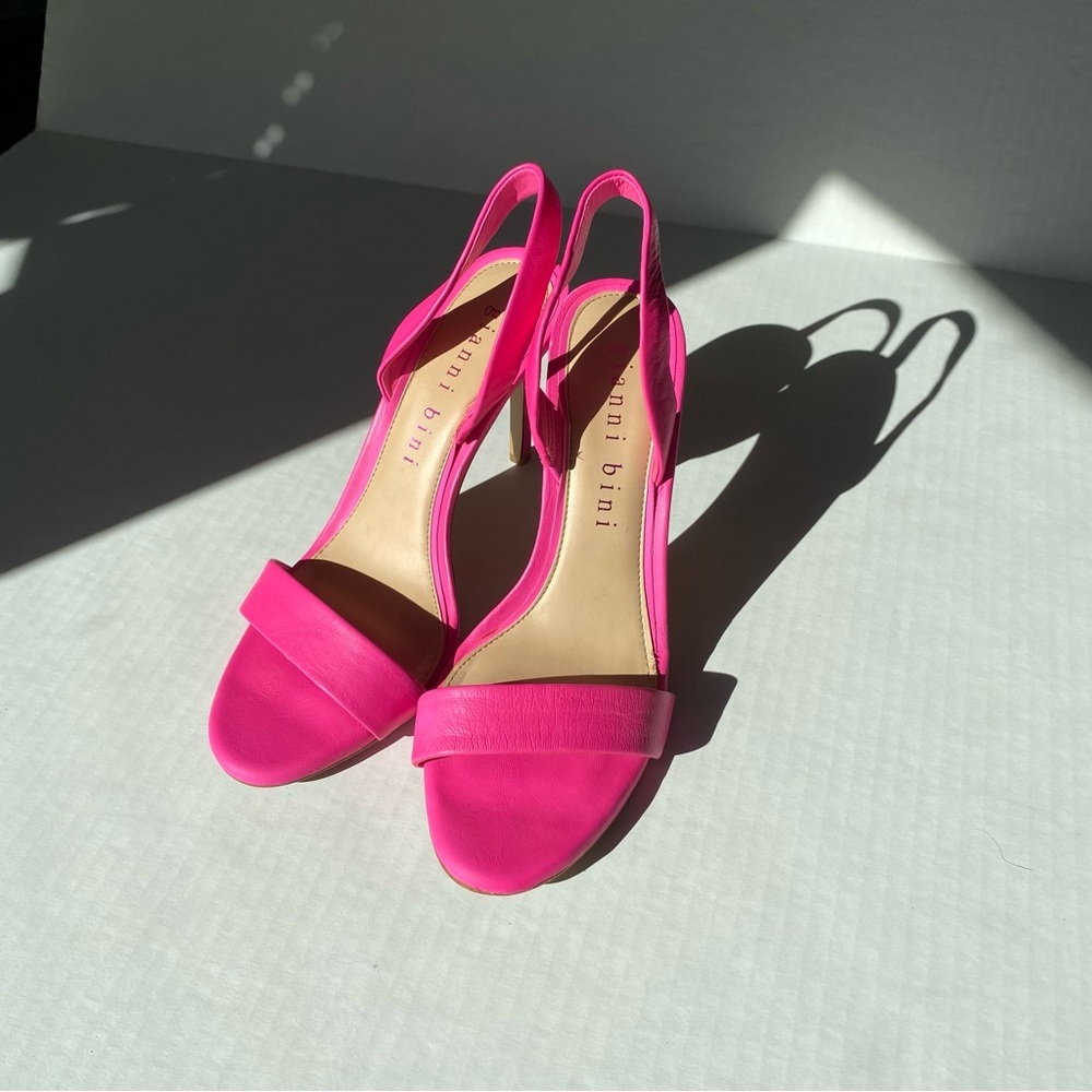 Gianni Bini Hot Pink Slingback Heels Barbiecore Neon Bright Club Vacation Size 9